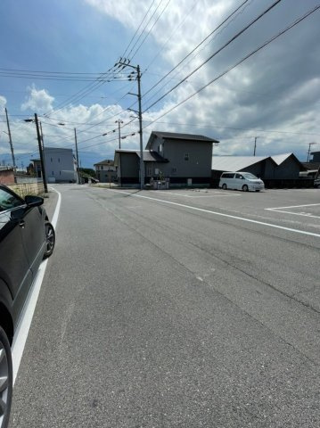 庄内町3丁目　売土地の前面道路含む現地写真