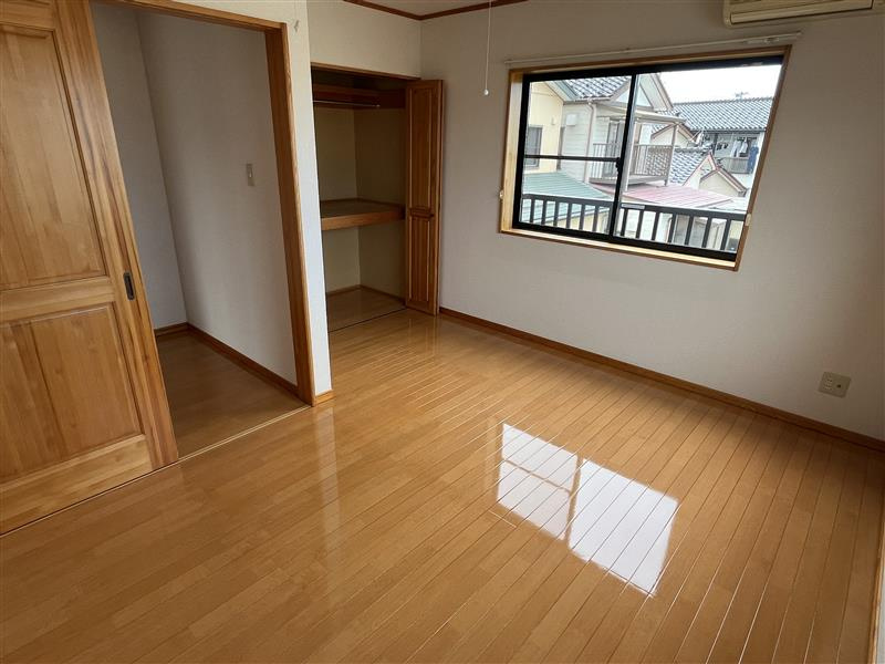 四谷３丁目アパートの洋室