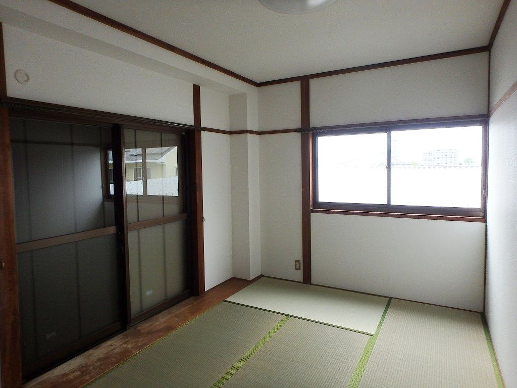 エクセルハイツ 北の和室|畳の上でゆっくりとくつろげる和室です