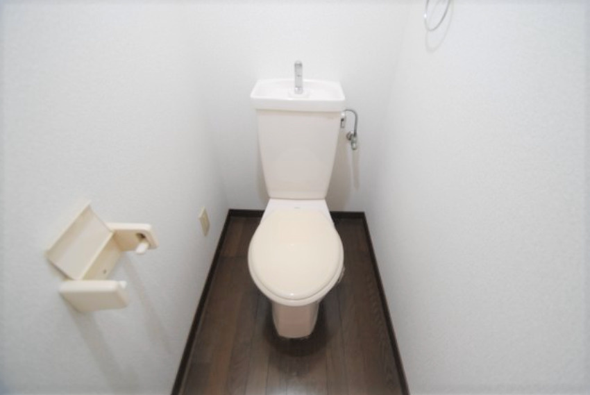 レジデンス高屋敷のトイレ|清潔感のあるトイレです