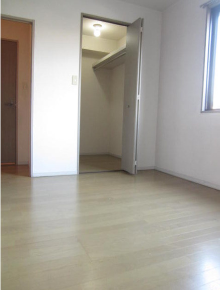 シャルム高松IIの設備|十分な収納スペースがあります