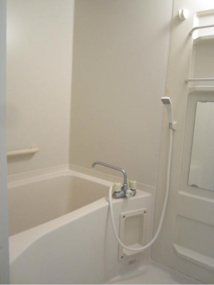 シャルム高松IIの浴室|コンパクトで使いやすいお風呂です