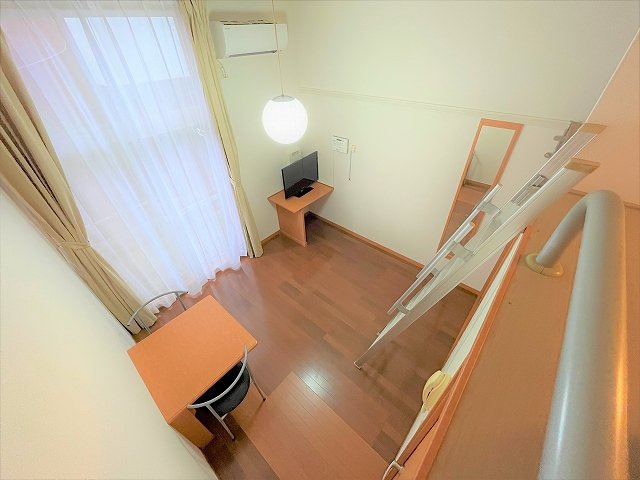 レオパレスＫの寝室|2Ｆのお部屋はカーペット