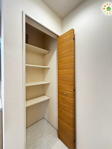 本庄市下野堂　新築一戸建て　ブルーミングガーデン　01の収納