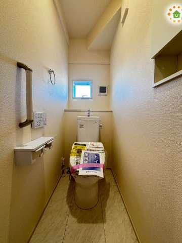 本庄市下野堂　新築一戸建て　ブルーミングガーデン　01のトイレ