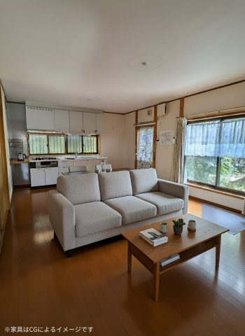 石巻町字北屋敷37番倉庫付貸家の居間・リビング