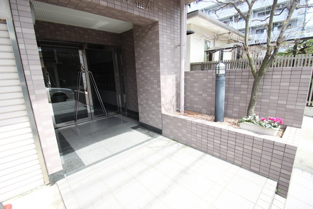 エスポアール楠木のエントランス