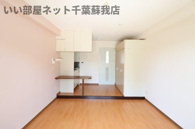 ハイムカメリアの居間・リビング|こちらの居間で趣味の時間をお楽しみください