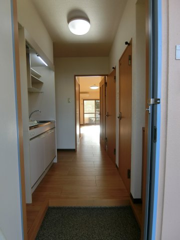 ピュア　セルト森尾の玄関