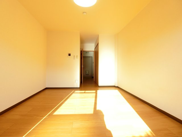 ピュア　セルト森尾の居間・リビング