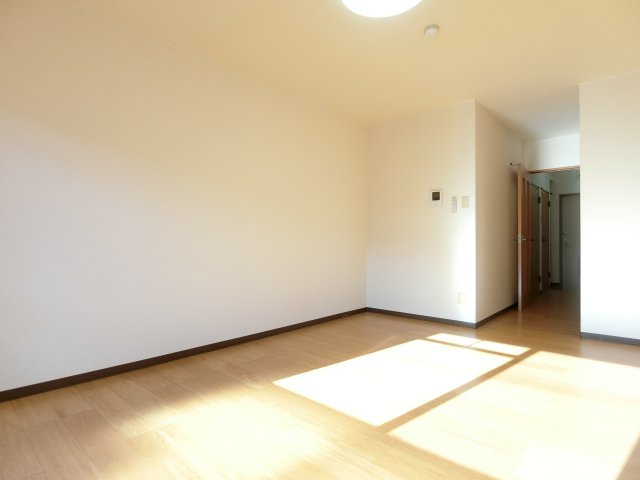 ピュア　セルト森尾の居間・リビング