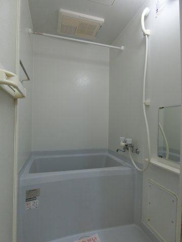 ピュア　セルト森尾の浴室