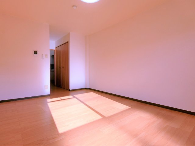 ピュア　セルト森尾の居間・リビング