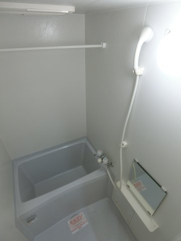 ピュア　セルト森尾の浴室