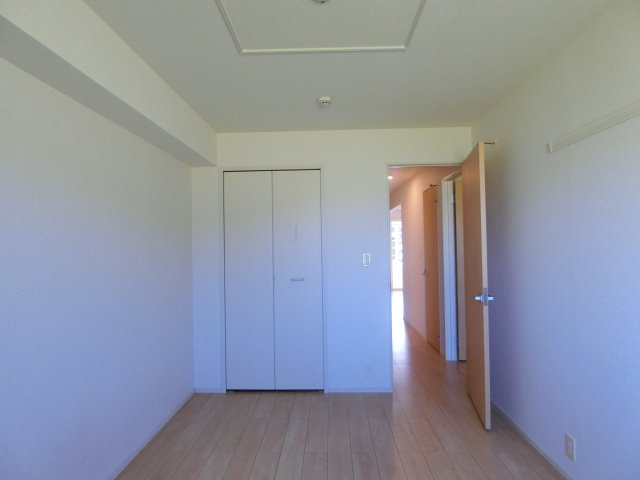 カランセＢの洋室|イメージ102号室の写真（反転あり）