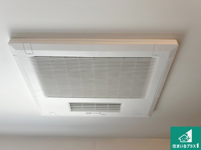 藤井寺市藤ケ丘　新築一戸建ての冷暖房・空調設備|四季を通して快適なバスライフをお手伝いする浴室暖房乾燥機！浴室の乾燥・暖房・涼風・換気はもちろん、２４時間換気にも対応！