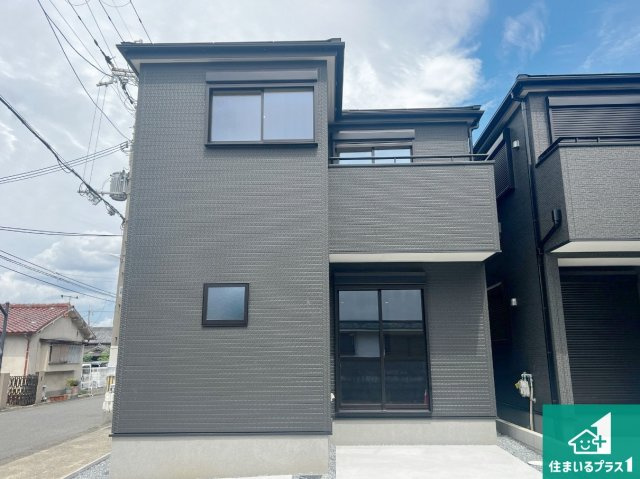 藤井寺市藤ケ丘　新築一戸建ての外観|安心の10年保証！外観を美しく保ち、雨水で汚れを落とします！気になることがありましたら、お気軽にお問い合わせください！