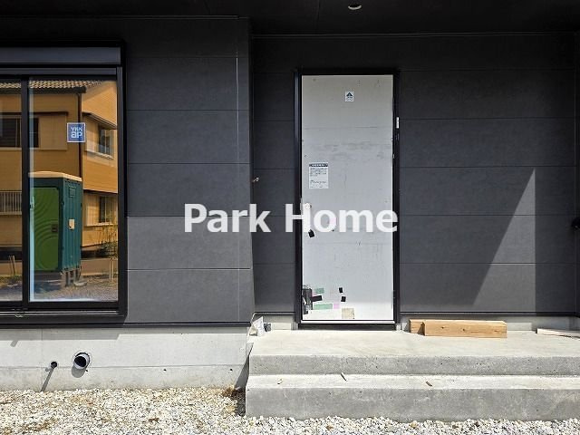 高知市薊野東町-4号地-新築戸建ての玄関|4号地　2026.3月：建築中