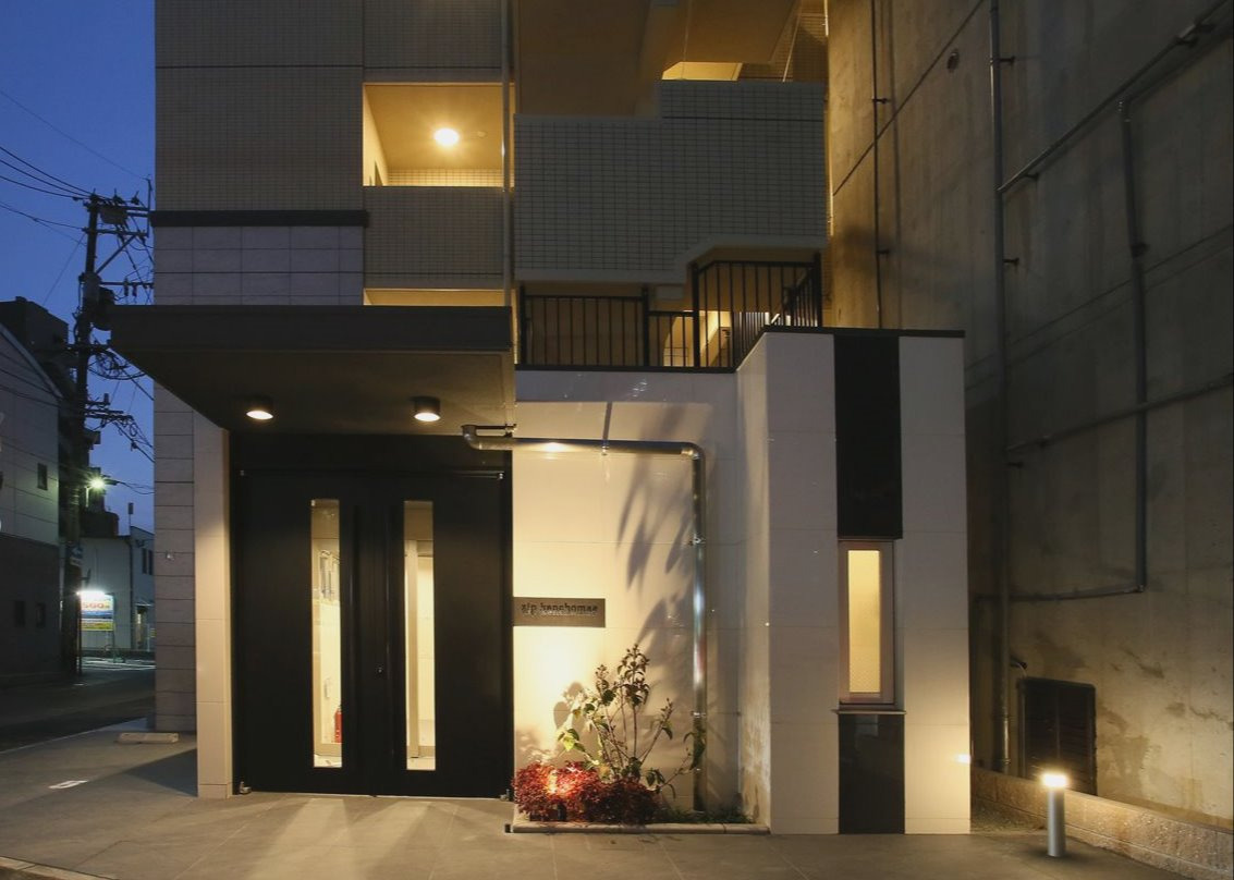 ZIP KENCHOMAEのエントランス