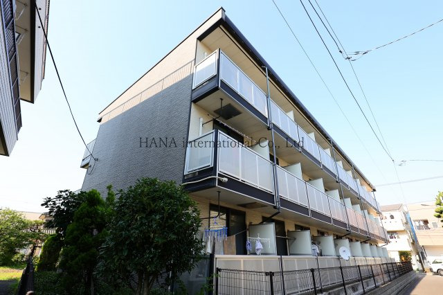 レオパレスリバーパークの外観