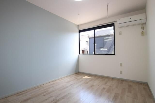 ジュネス鷹の台の居間・リビング