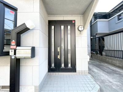 【玄関】 | 高槻市大塚町4丁目　中古戸建