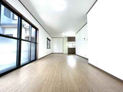 【居間・リビング】 | 高槻市大塚町4丁目　中古戸建