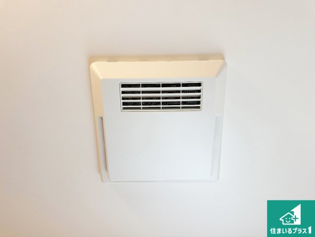 泉佐野市俵屋　第1期　新築一戸建ての冷暖房・空調設備|四季を通して快適なバスライフをお手伝いする浴室暖房乾燥機！浴室の乾燥・暖房・涼風・換気はもちろん、２４時間換気にも対応！