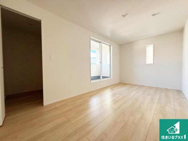 泉佐野市俵屋　第1期　新築一戸建ての洋室|シンプルな洋室は、自分好みのインテリアが楽しめます♪ご家族とインテリアや家具を選びに行くのは新築購入時の醍醐味の一つです。ぜひお楽しみください♪