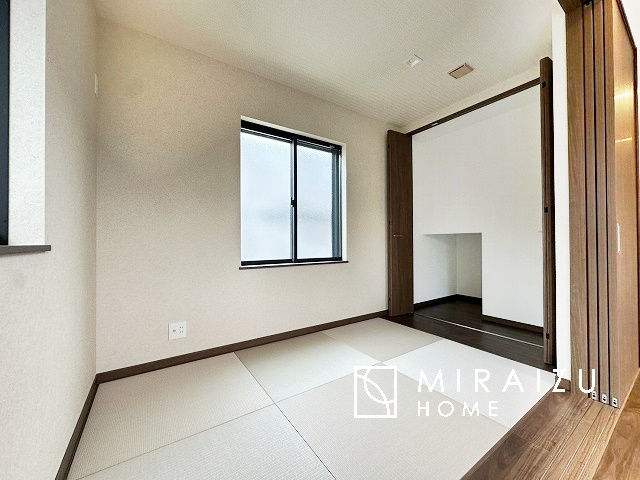 【内装】 | ご家族様のプライベート空間が確保できる素敵な間取りです。また敷地ゆったりですので、おうち時間を楽しむのにもぴったりですね♪
