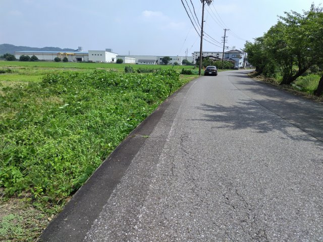 ６５５２２　本巣市曽井中島土地の前面道路含む現地写真