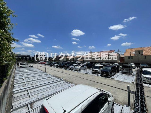 リバティパーク枚方F棟の駐車場|■物件内覧・資金計画相談・住宅ローン相談、リフォーム相談、お問合せ受付中■
※当日・翌日のご内覧、ご相談はお電話でのお問合せがスムーズです！