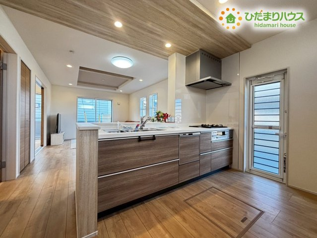 本庄市下野堂　新築一戸建て　ブルーミングガーデン　02の収納