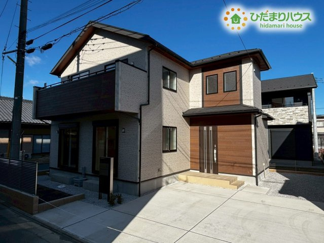 本庄市下野堂　新築一戸建て　ブルーミングガーデン　02の外観|毎日の生活に彩りを添える明るい外観です！