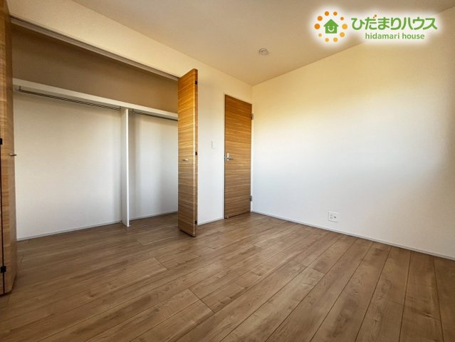 本庄市下野堂　新築一戸建て　ブルーミングガーデン　02の洋室