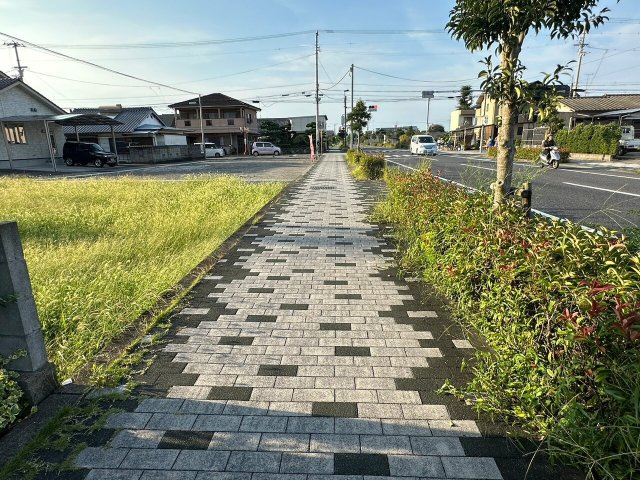 庄内5丁目　売土地の前面道路含む現地写真