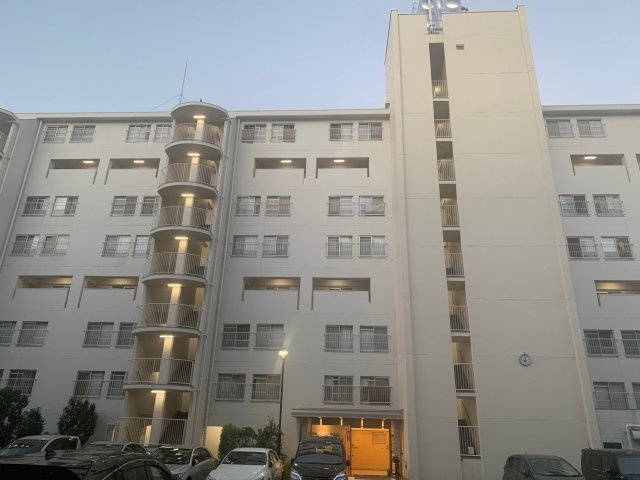 山科音羽マンションA棟の外観