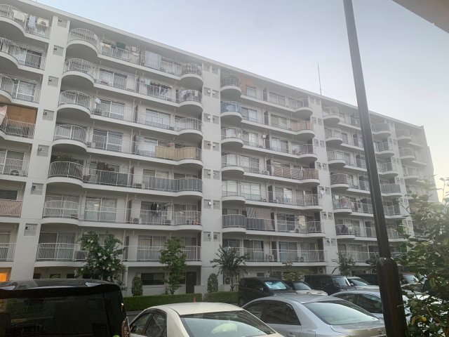 山科音羽マンションA棟の外観