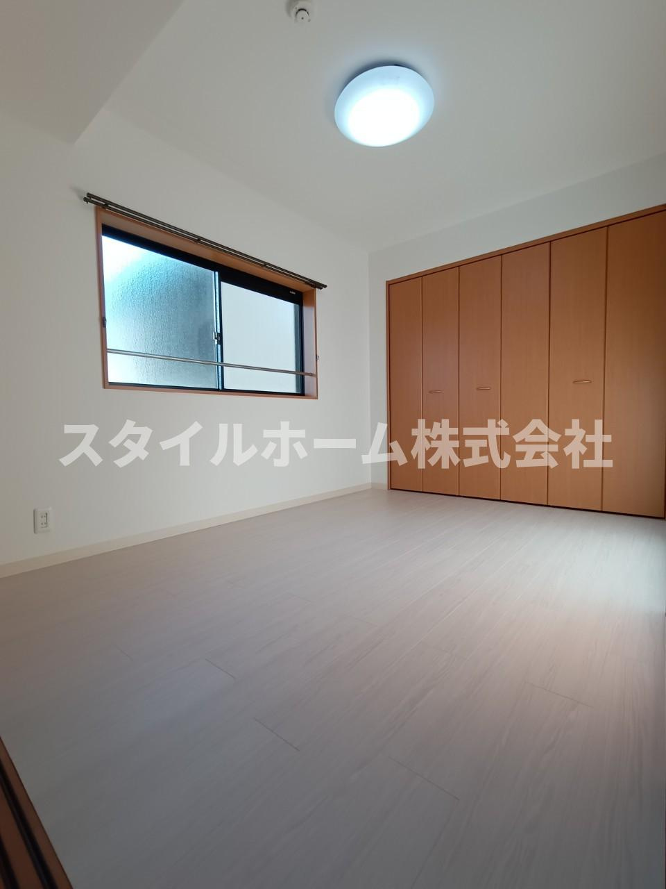 Life Kannariの居間・リビング|同建物内別部屋の写真です。