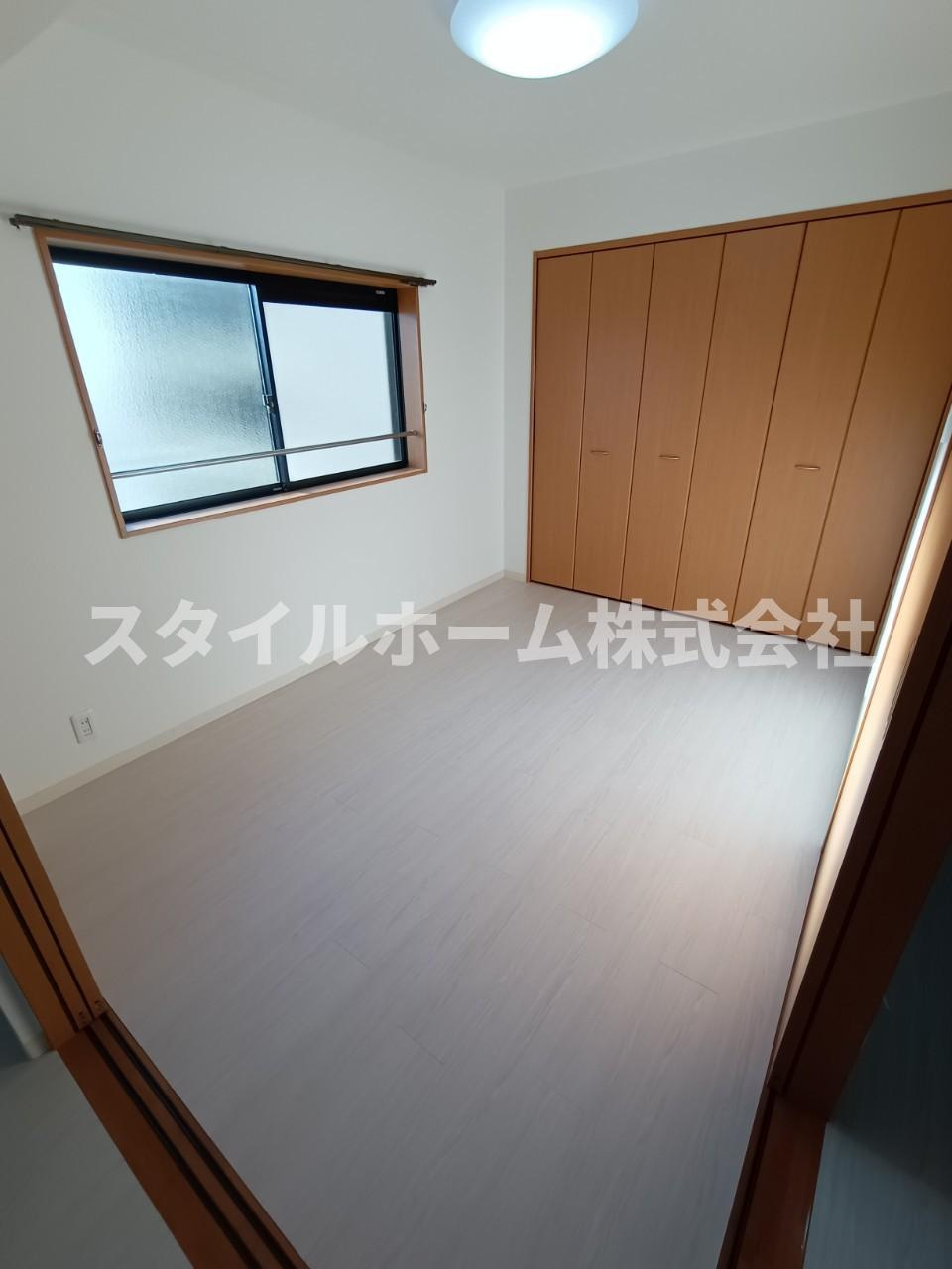 Life Kannariの居間・リビング|同建物内別部屋の写真です。