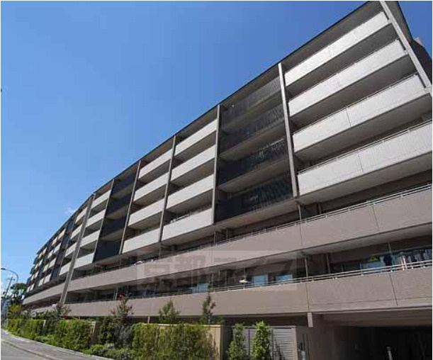 イニシア梅小路公園の外観