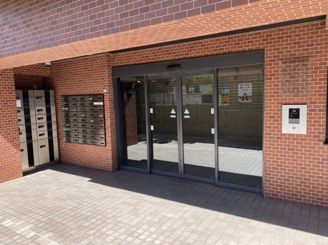 デ・リード今出川通のエントランス