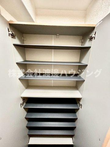 パーシモンハイムの収納|天井高シューズBOX