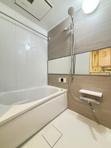 イーグルコート伏見桃山の浴室|ホテルライクなパネルがラグジュアリー♪