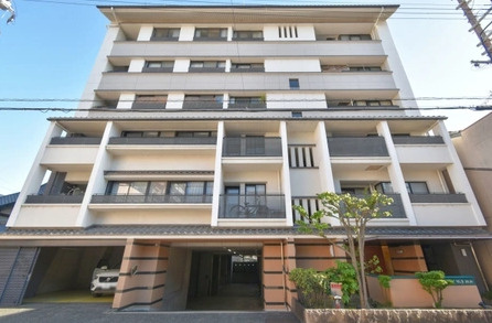 イーグルコート伏見桃山の外観