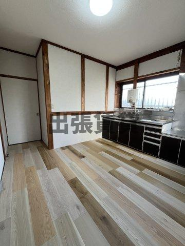 蟹江新田戸建の居間・リビング