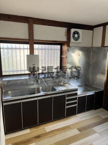 蟹江新田戸建のキッチン