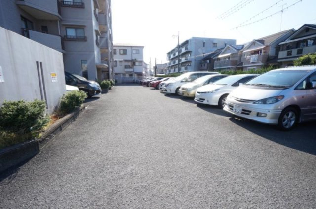 第2ハイツライラックの駐車場|駐車場完備です