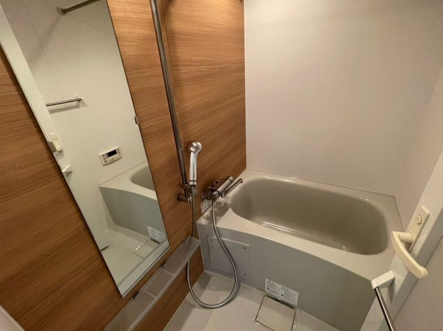 エンクレスト博多リバティの浴室