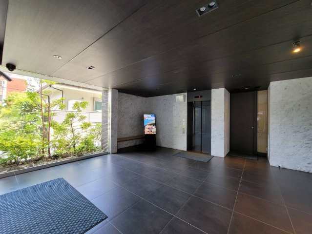 エンクレスト博多リバティのロビー